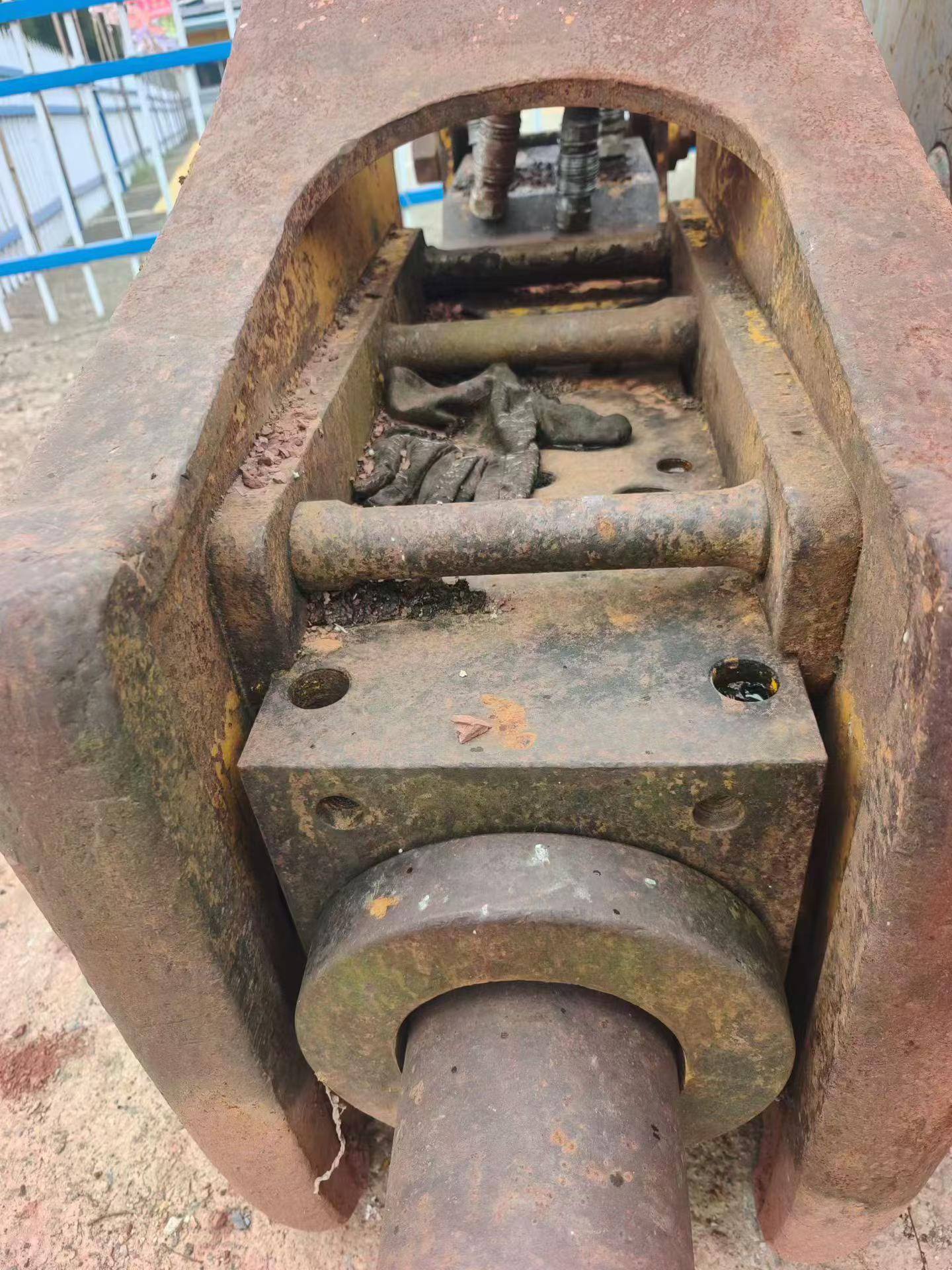 Buy Caterpillar 320C Used Excavator / 2