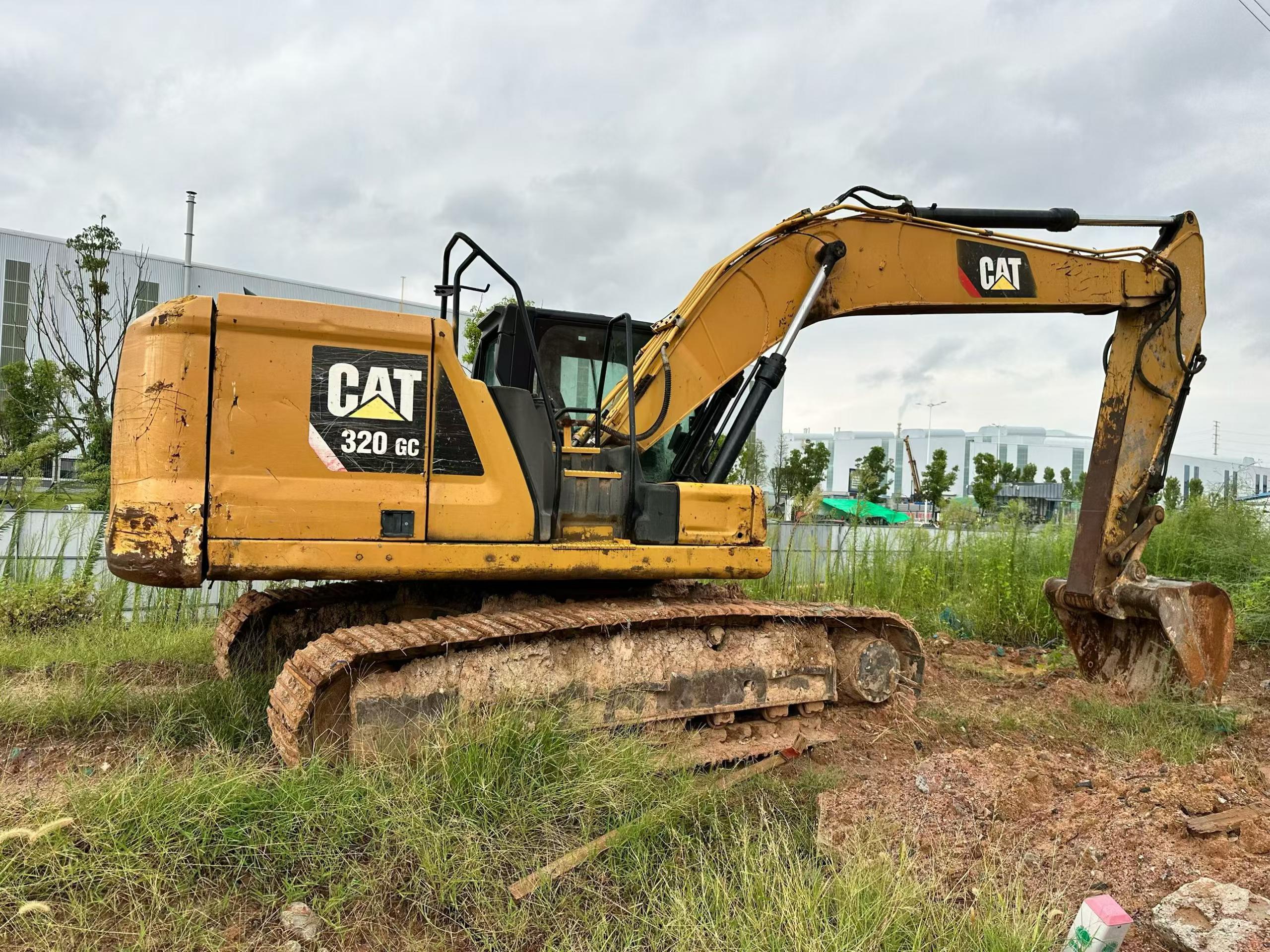 Buy Caterpillar 320A Used Excavator / 3