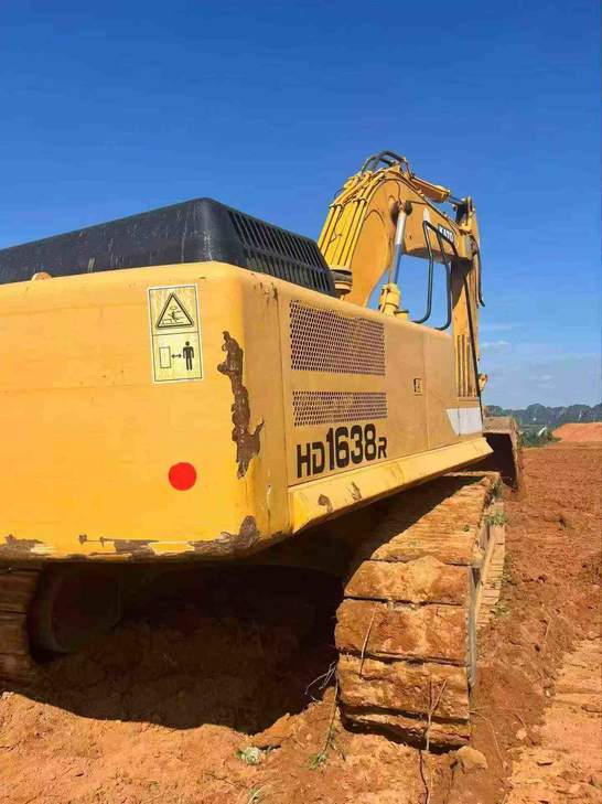 Buy Kato HD1638R Used Excavator / 1