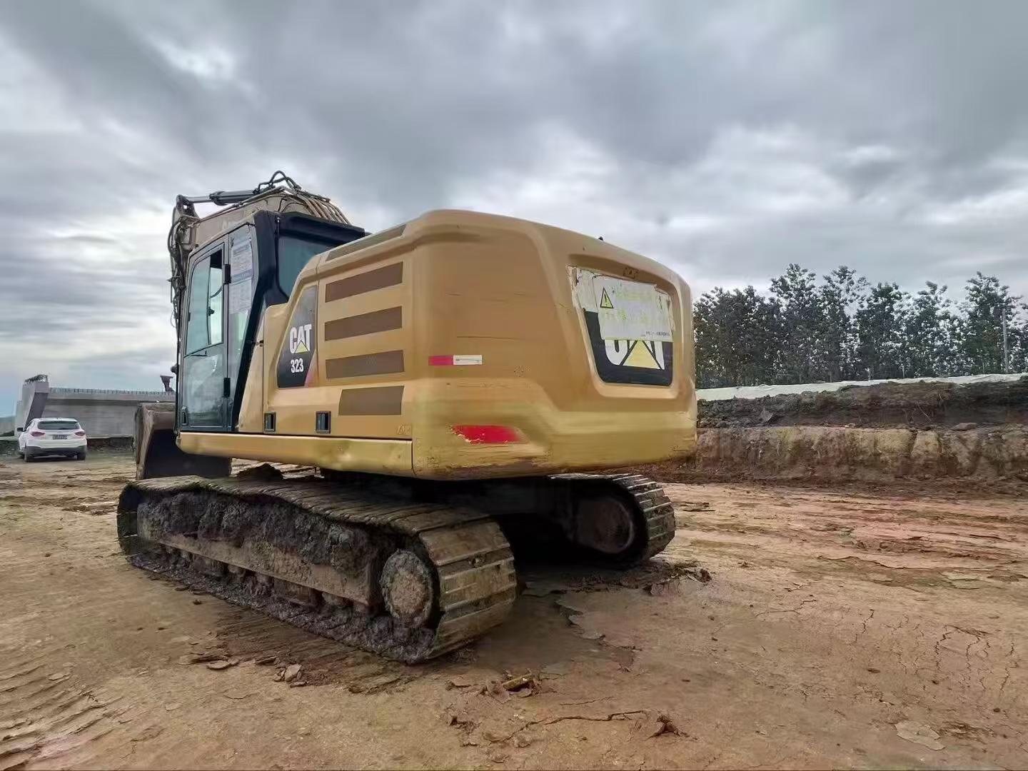 Buy Caterpillar 323 Used Excavator / 4