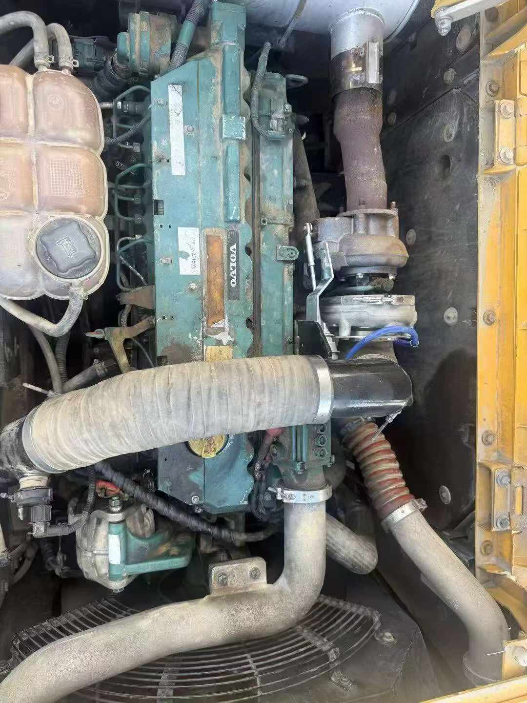 Buy Volvo L250G Used Excavator / 2