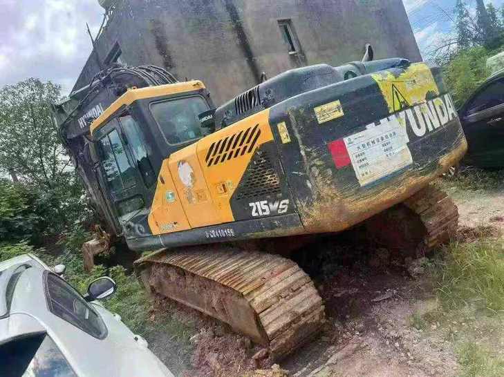 Buy Hyundai ZL20G Used Excavator / 1