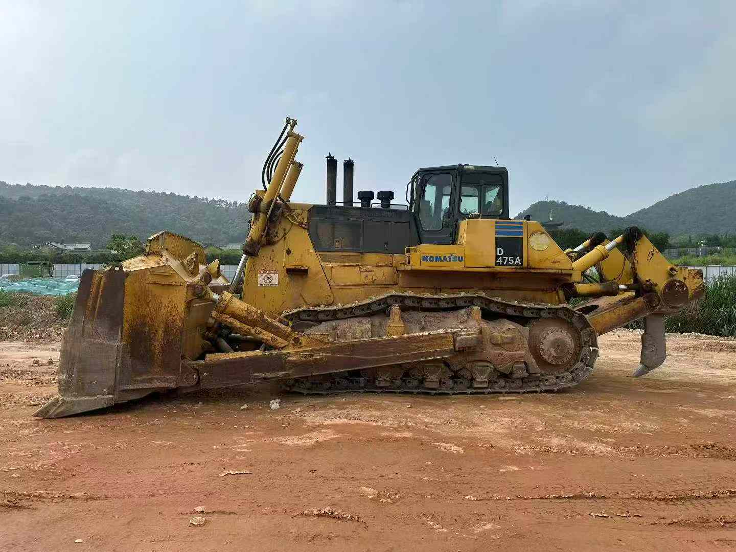 Buy Komatsu WA475-10 Used Excavator / 9