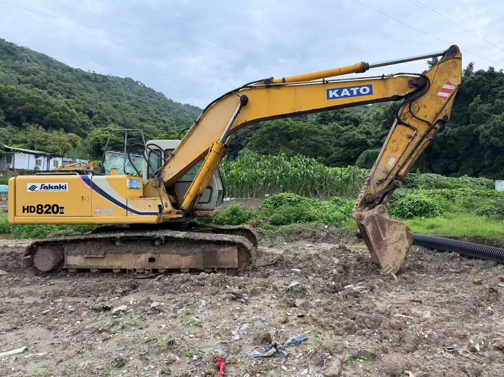 Buy Kato 820-3SP Used Excavator / 5