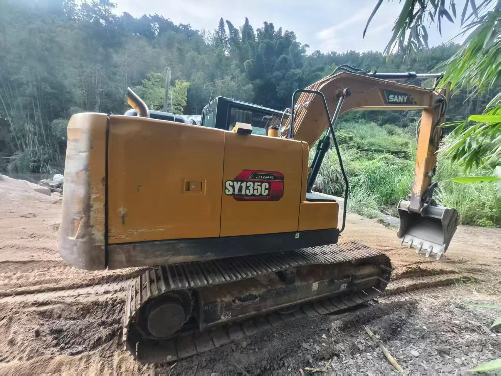Buy Sany SY135 Used Excavator / 2
