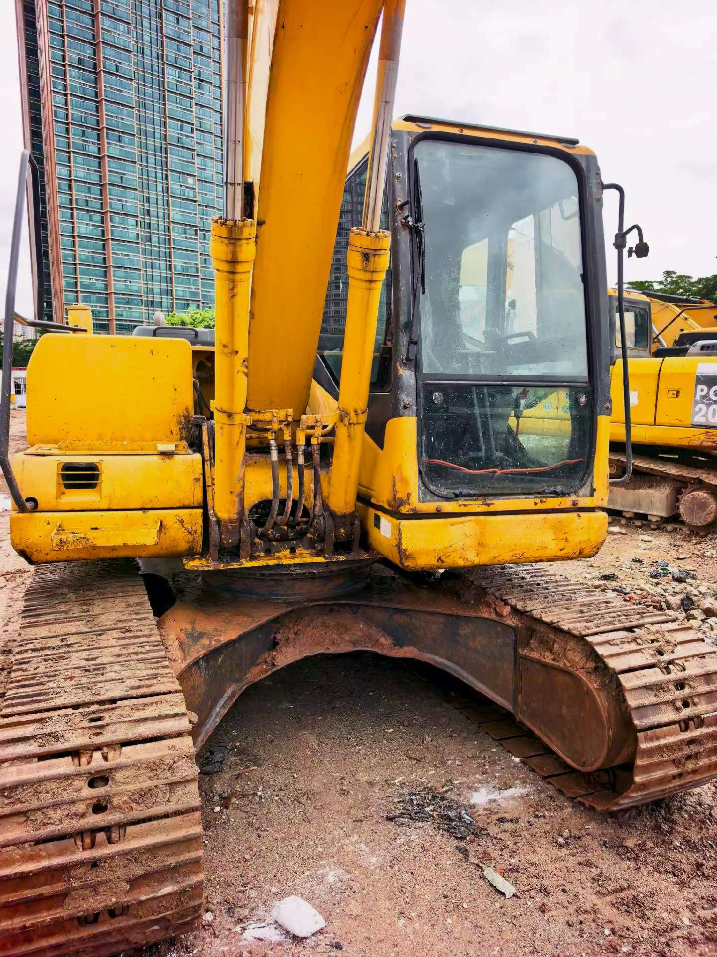 Buy Komatsu PC130-7 Used Excavator / 4