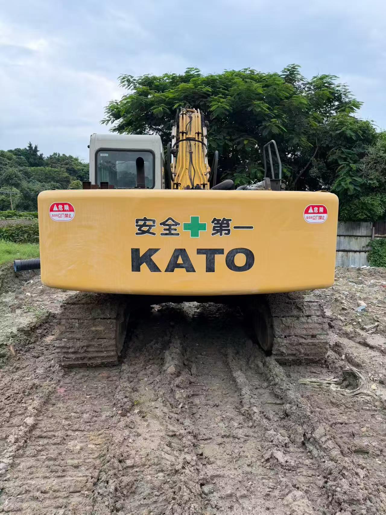 Buy Kato 820-3SP Used Excavator / 6