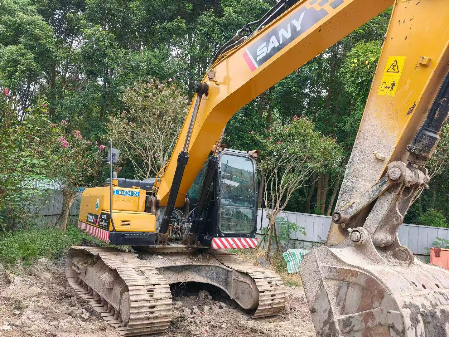 Buy Sany SY200C Used Excavator / 5