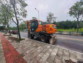 Buy Doosan DH150 Used Excavator / 3 Buy Doosan DH150 Used Excavator / 3