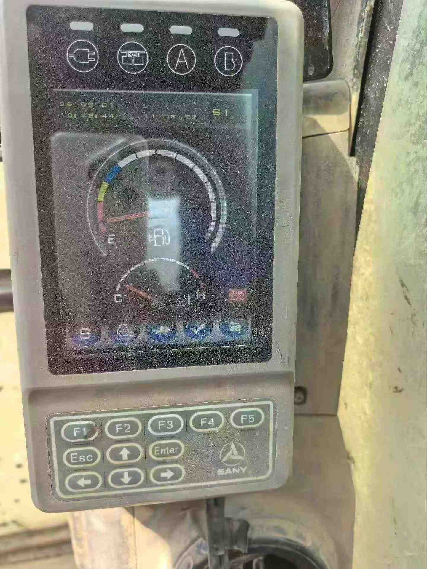 Buy Sany SY135 Used Excavator / 4