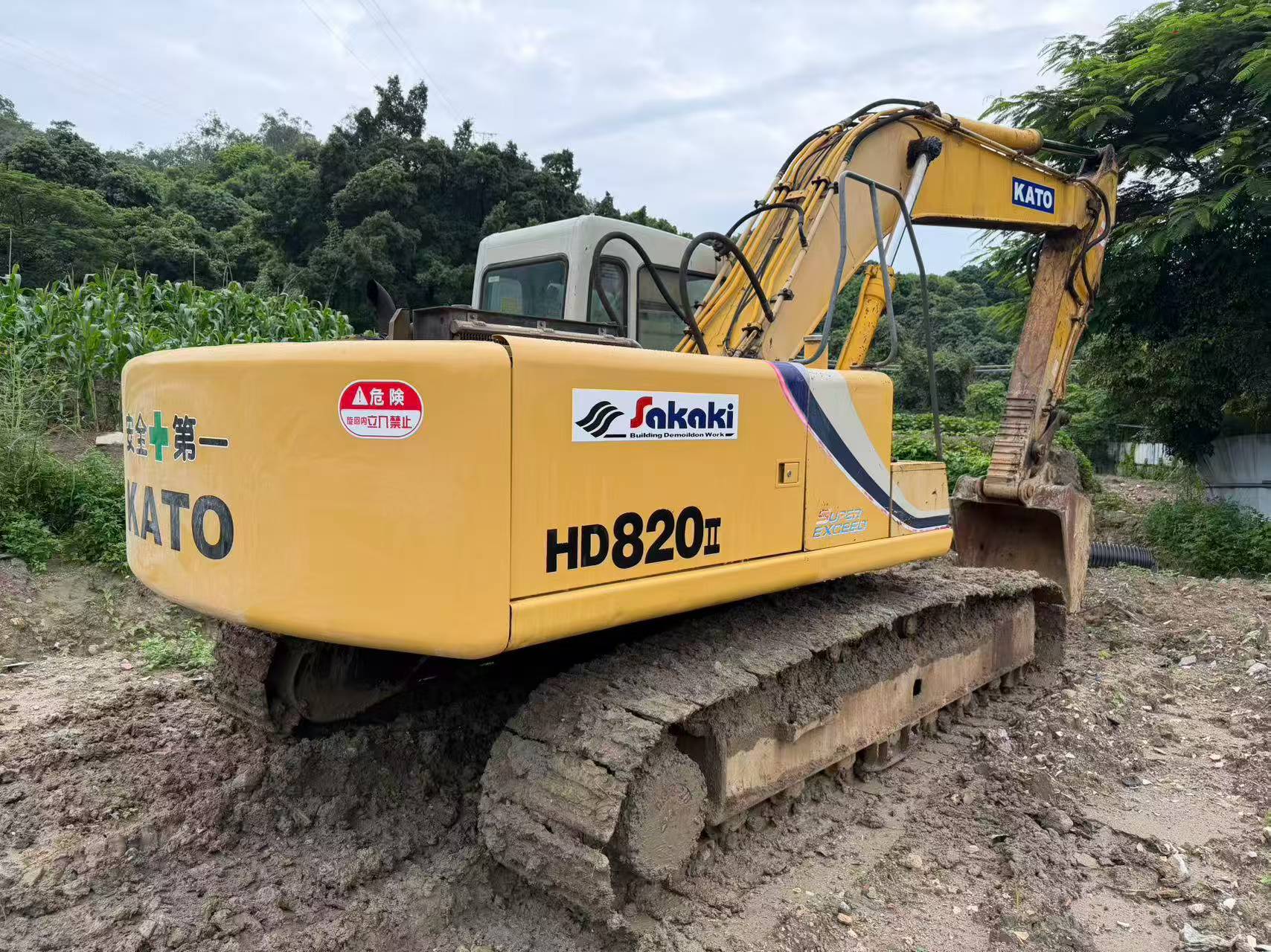 Buy Kato 820-3SP Used Excavator / 2