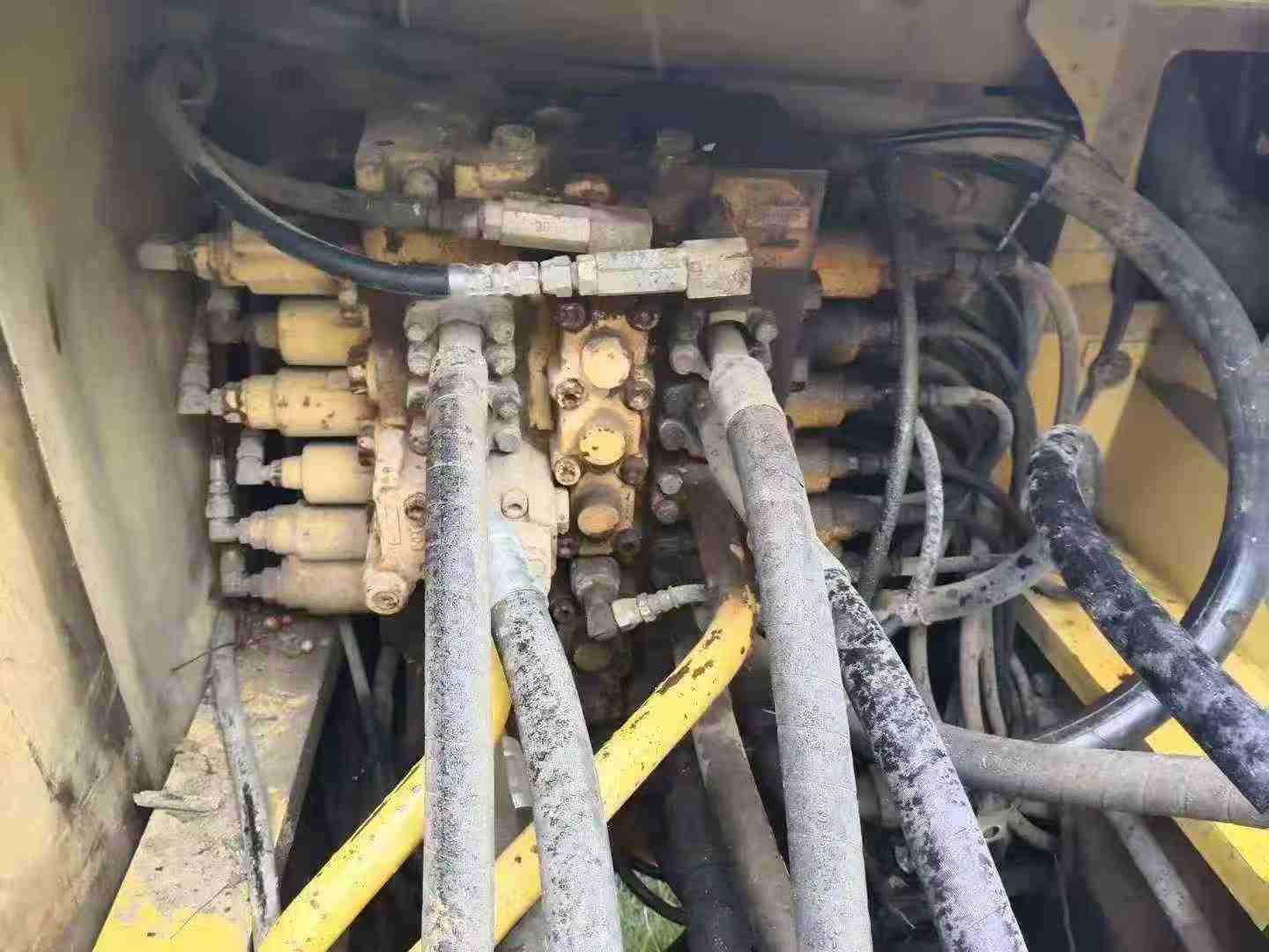 Buy Komatsu PC200 Used Excavator / 4
