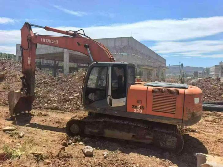 Buy Hitachi EX200-3 Used Excavator / 1
