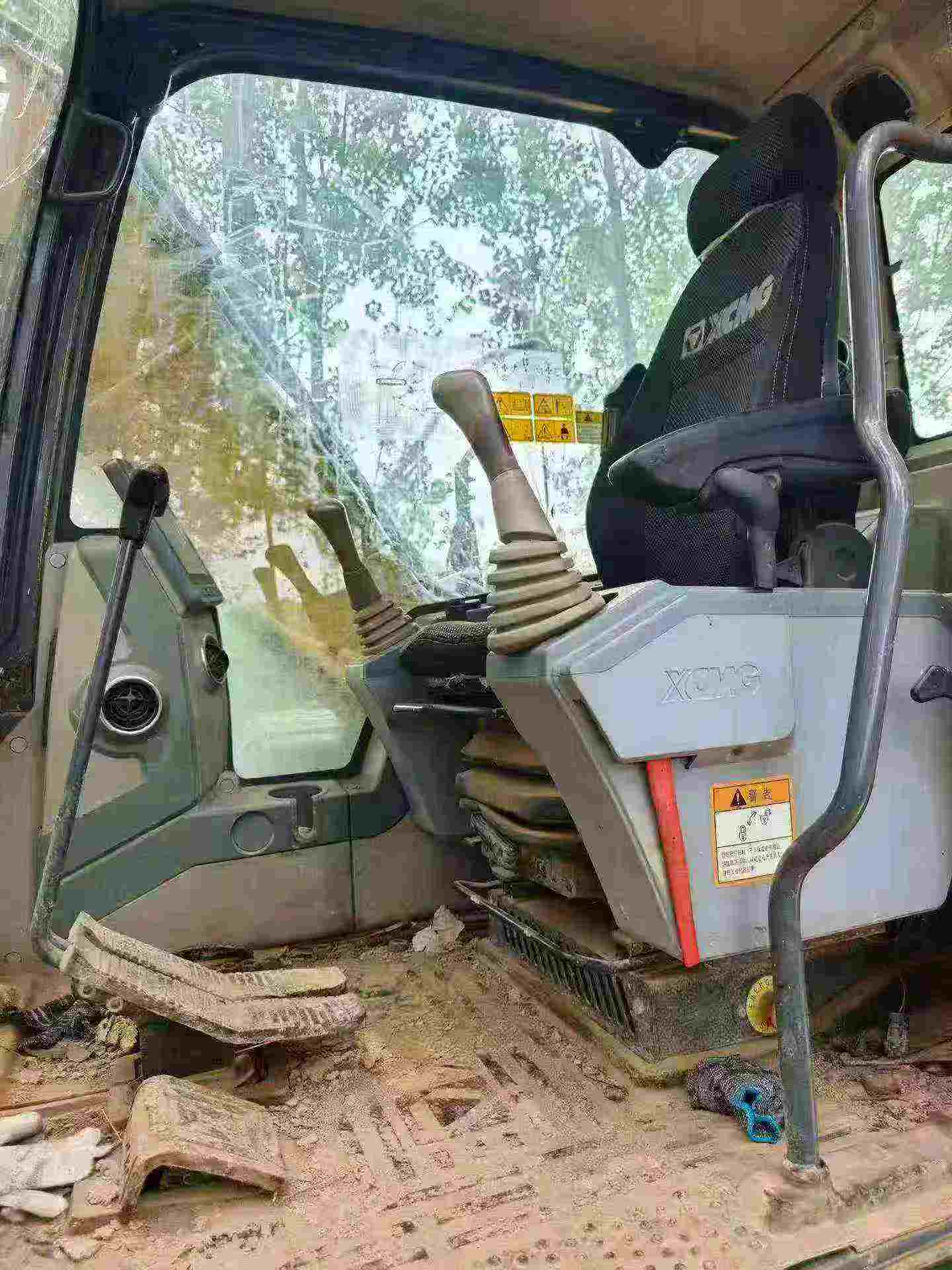 Buy XCMG XE150D Used Excavator / 4