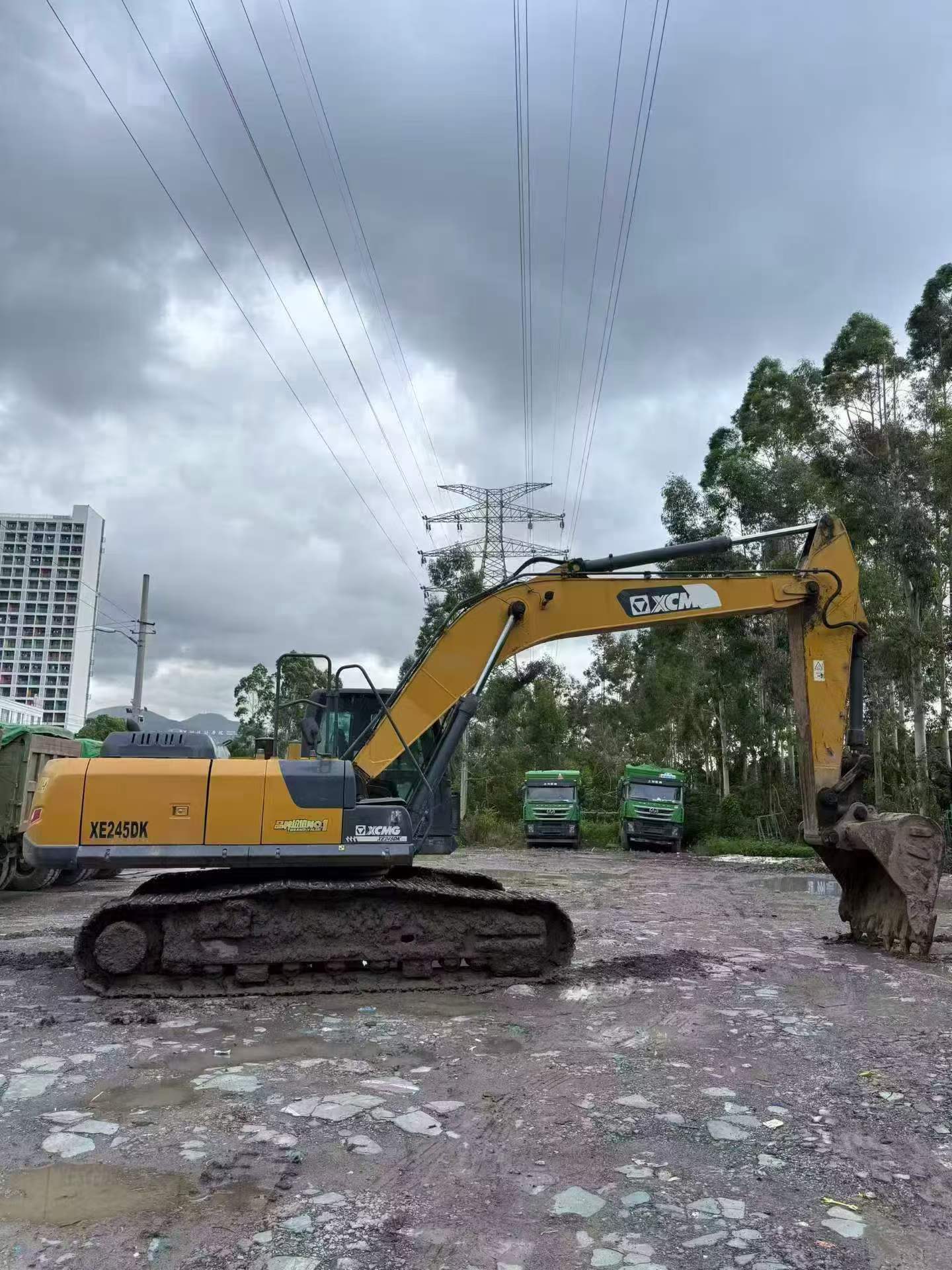 Buy XCMG XE245D Used Excavator / 2
