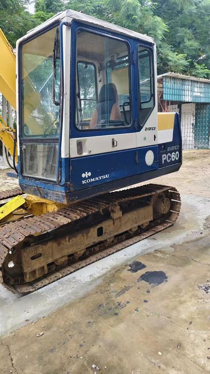 Buy Komatsu PC60-6 Used Excavator / 1