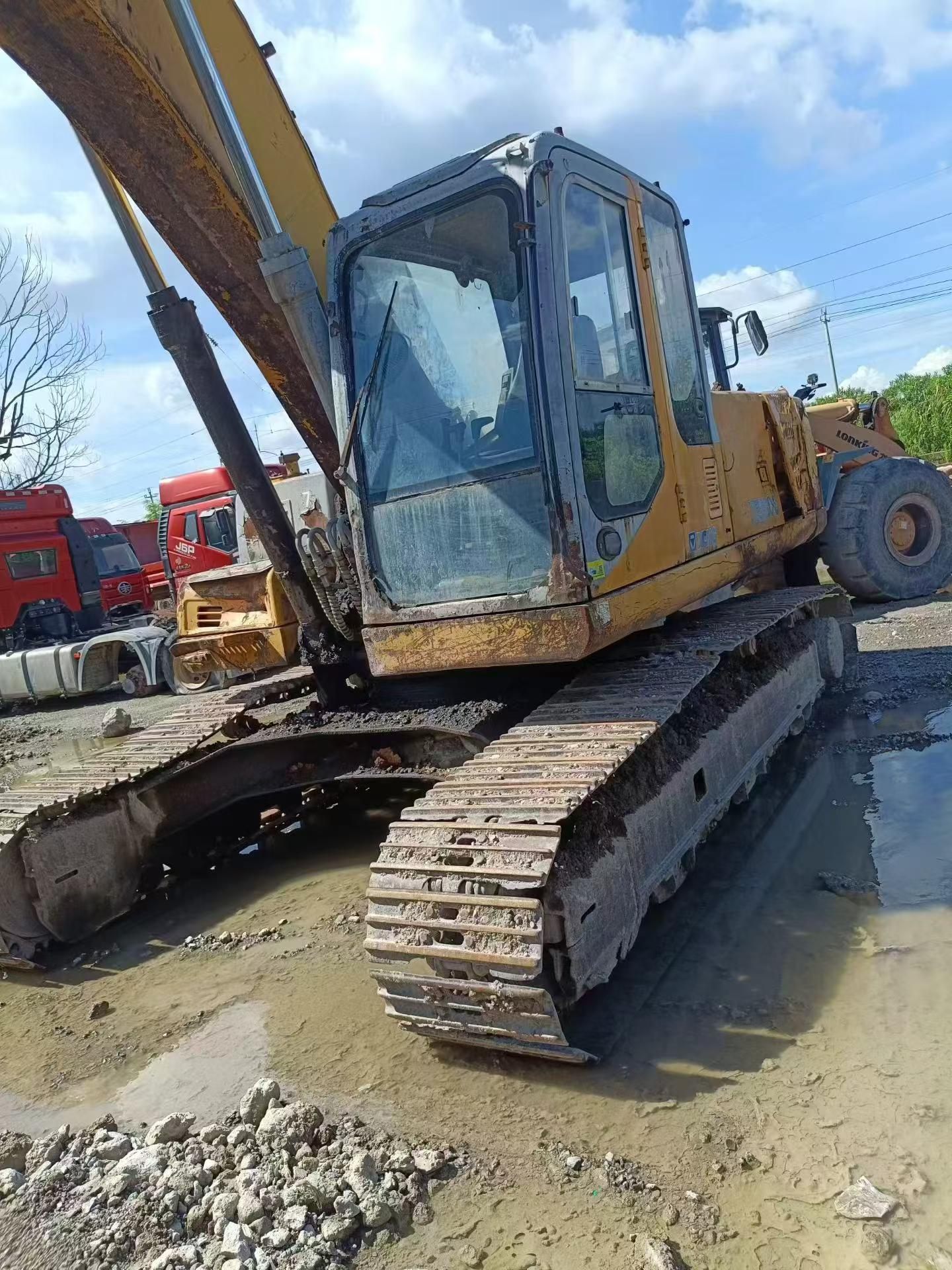 Buy XCMG XE260 Used Excavator / 8
