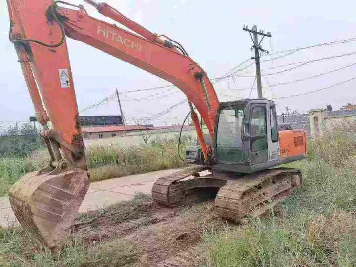 Buy Hitachi EX200 Used Excavator / 1