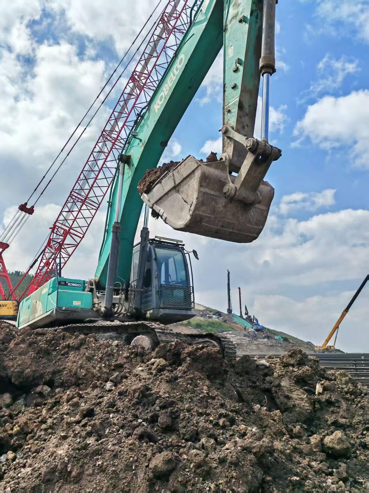 Buy Kobelco SK380D Used Excavator / 3