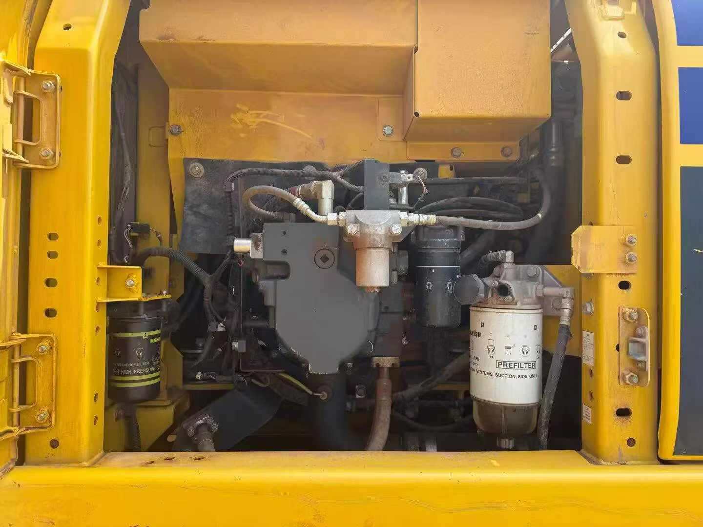 Buy Komatsu PC200 Used Excavator / 6
