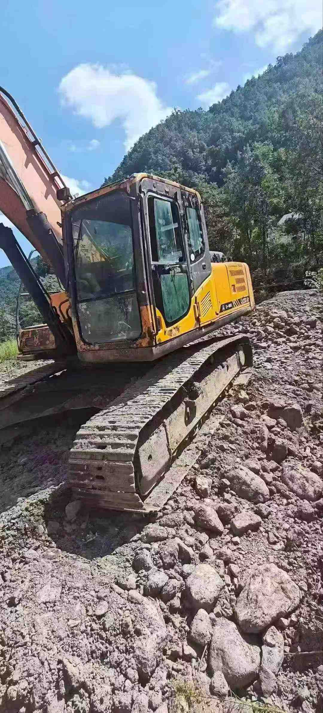 Buy Sany SY235C-8 Used Excavator / 1