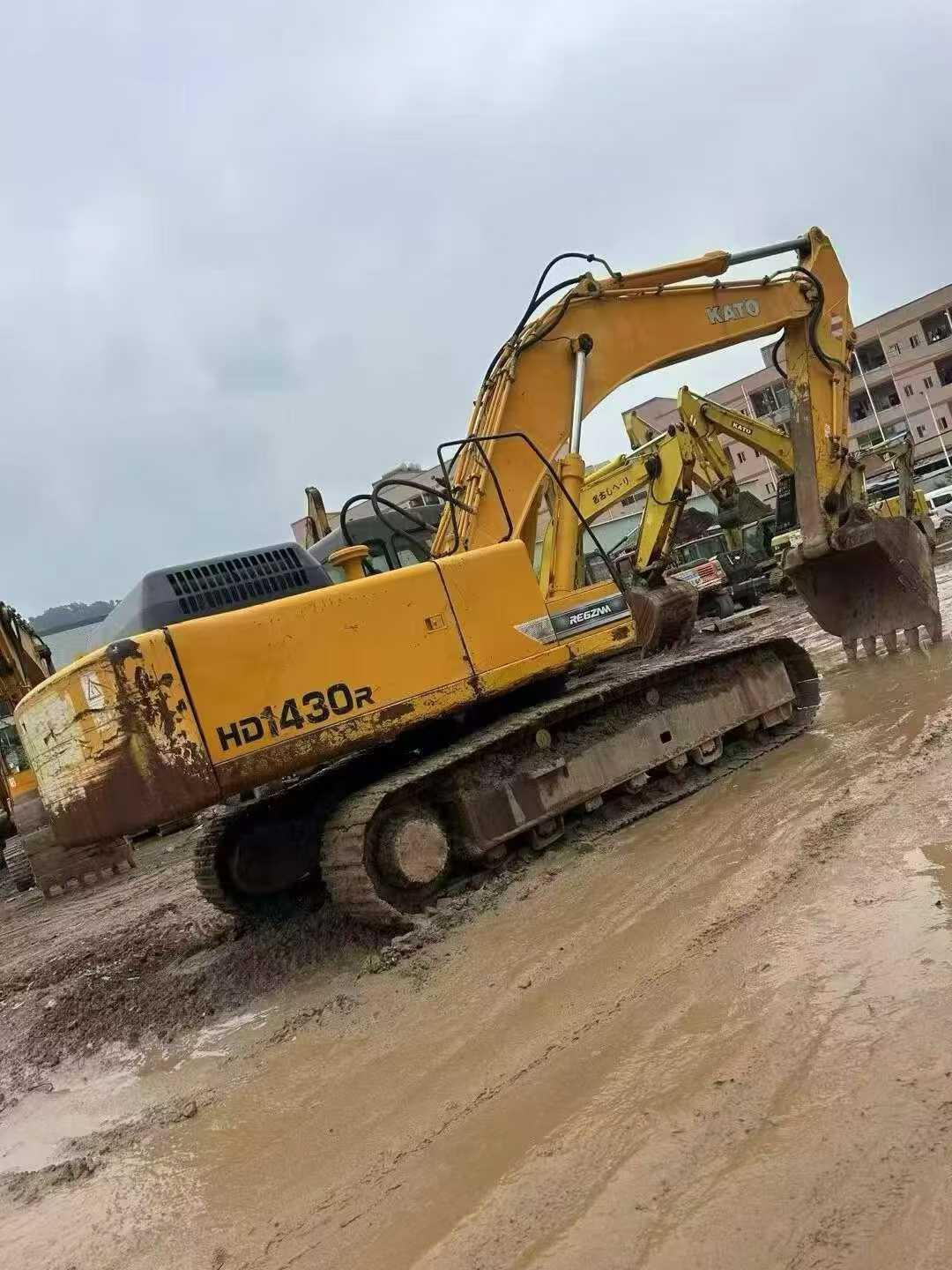 Buy Kato HD1430 Used Excavator / 3