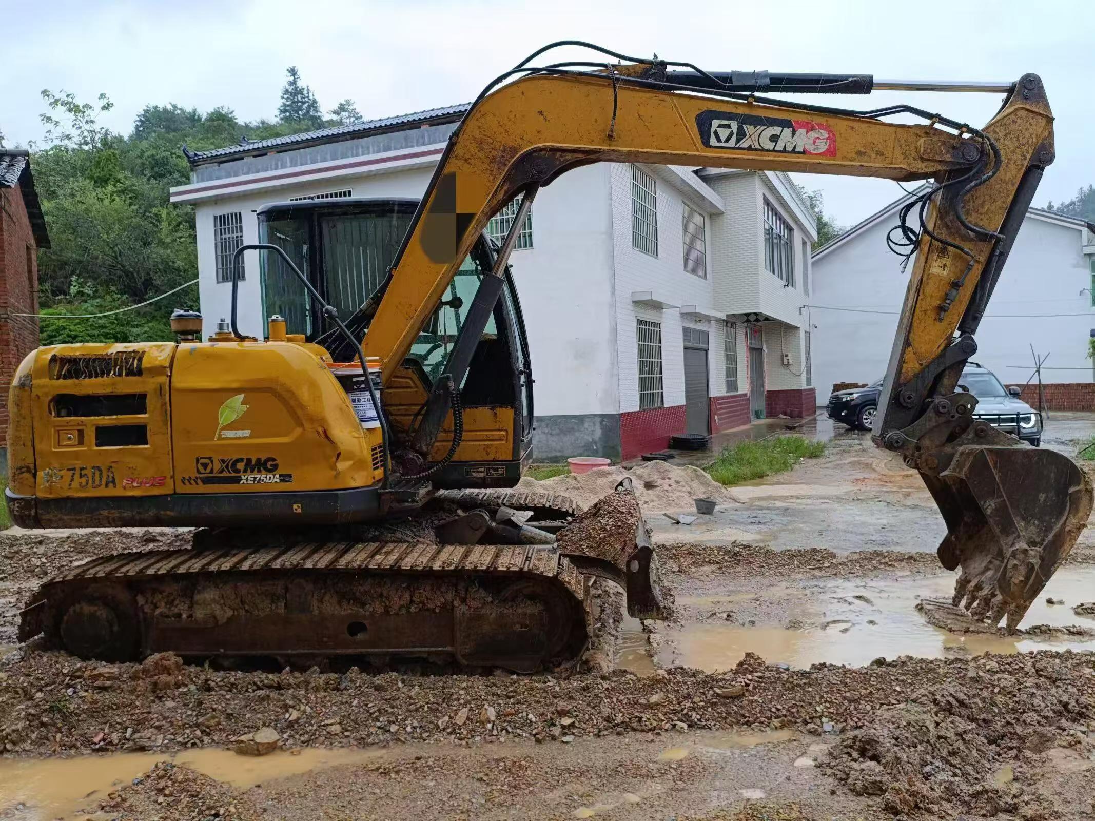 Buy XCMG XE75C Used Excavator / 7