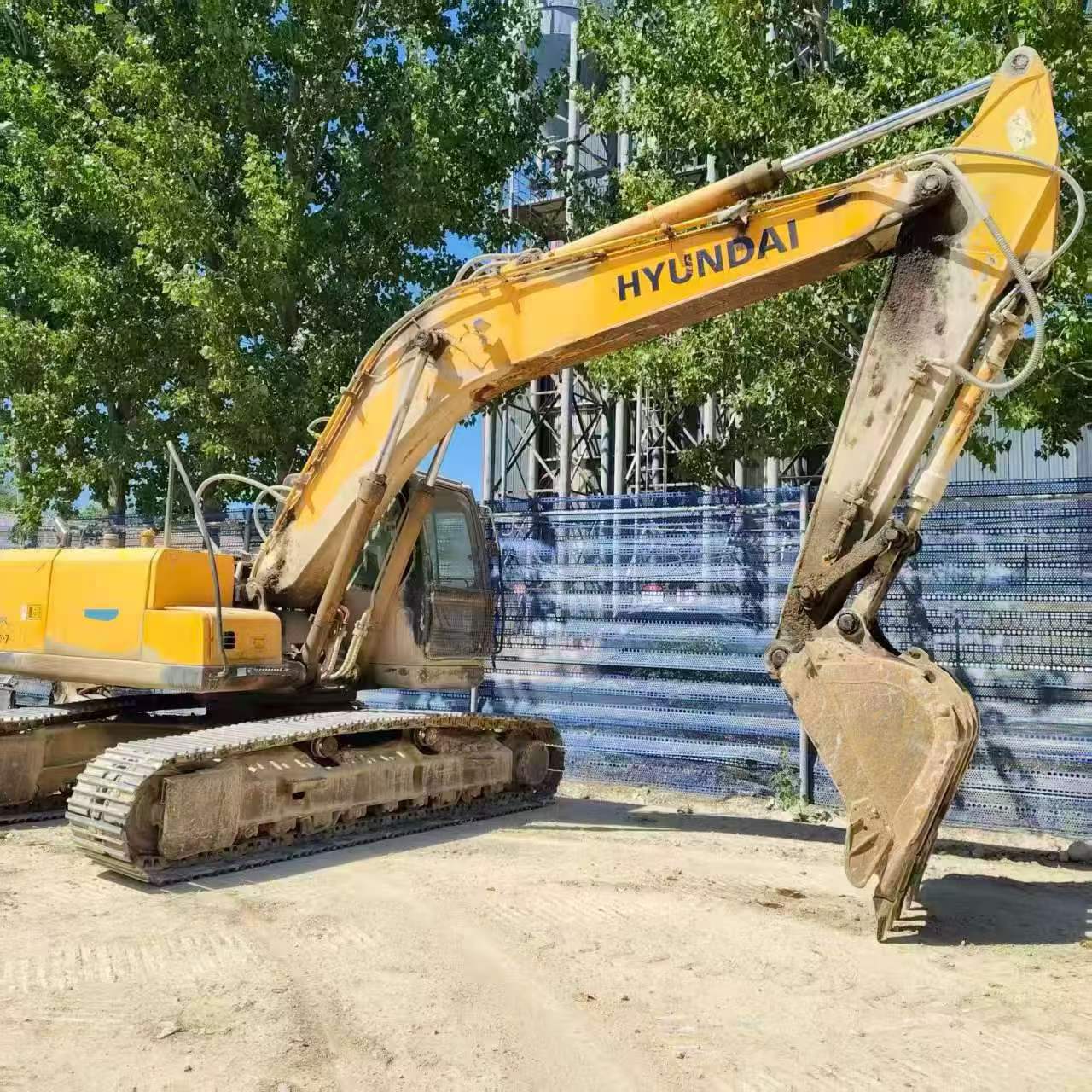 Buy Hyundai R225-7 Used Excavator / 2