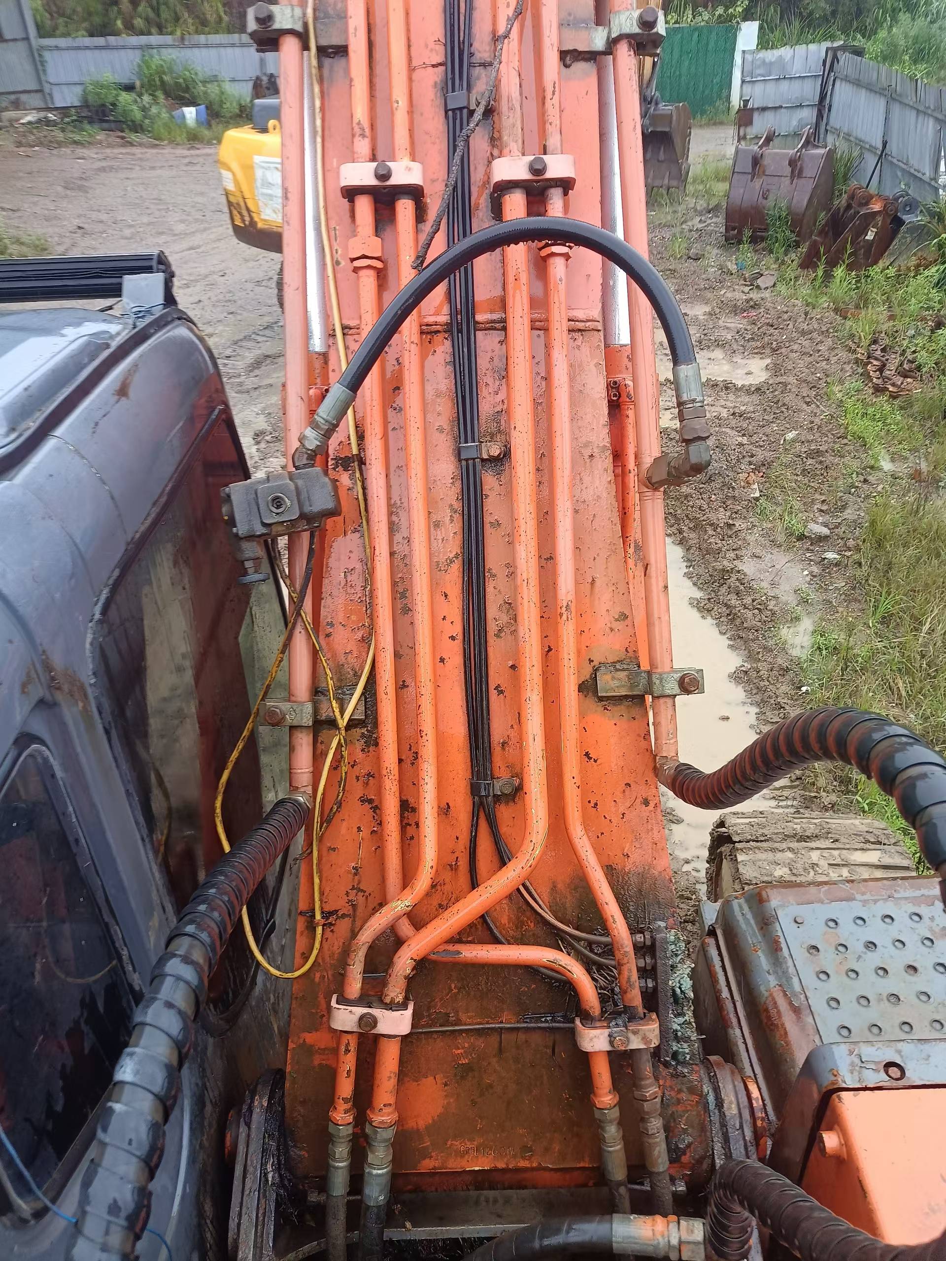 Buy Hitachi ZX200-3G Used Excavator / 7
