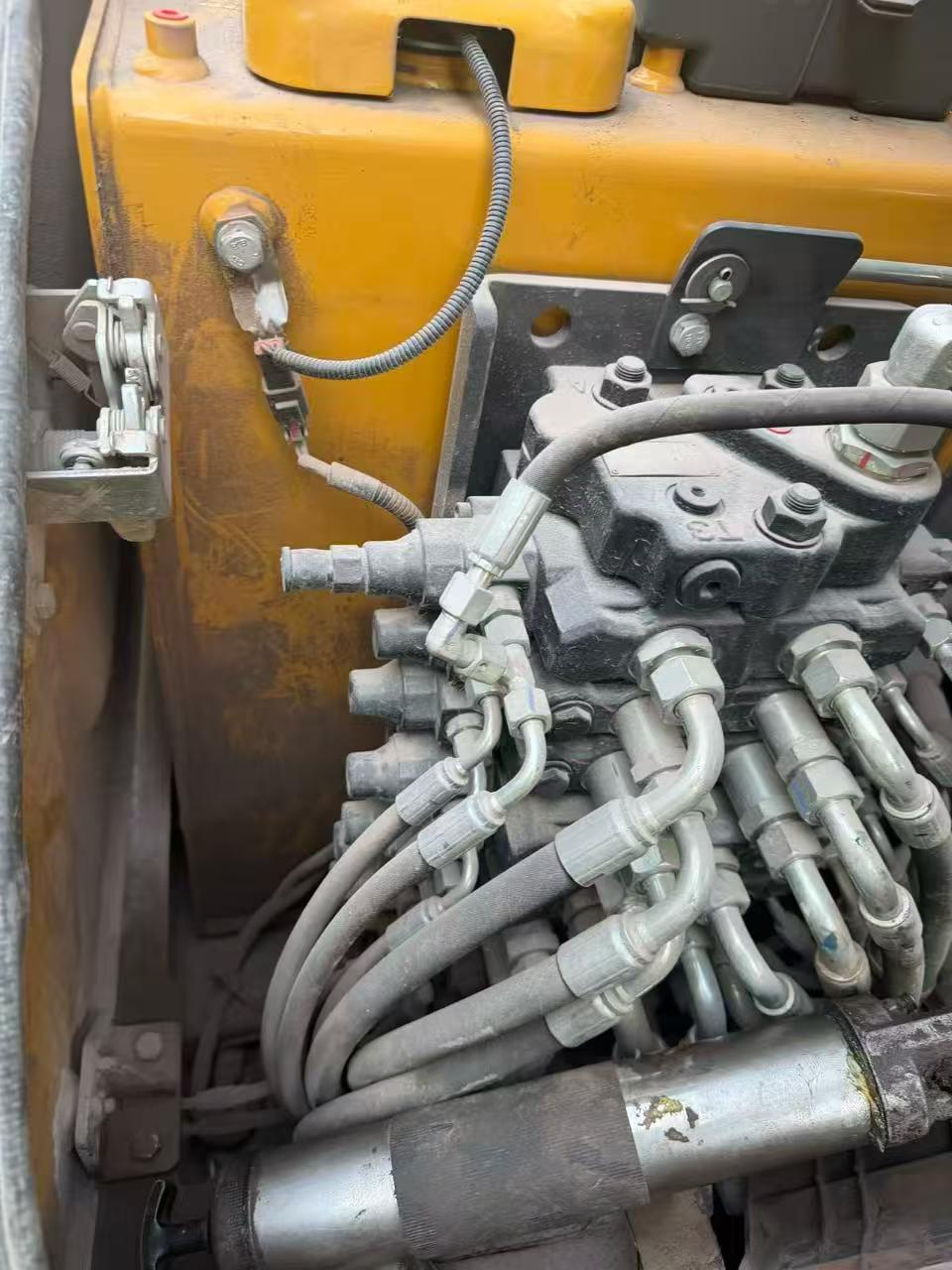 Buy XCMG XE60 Used Excavator / 5