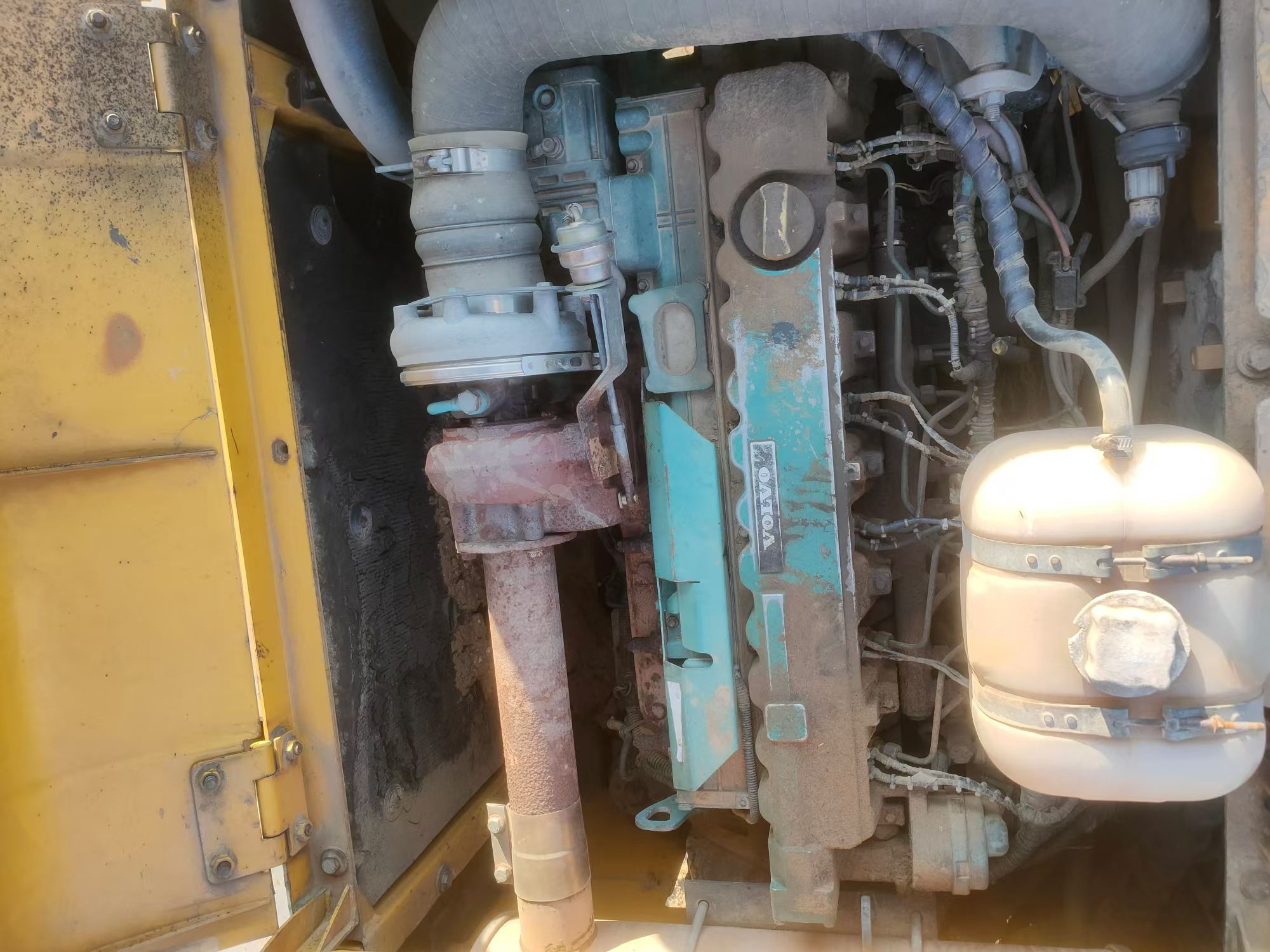 Buy Volvo EC210B Used Excavator / 4