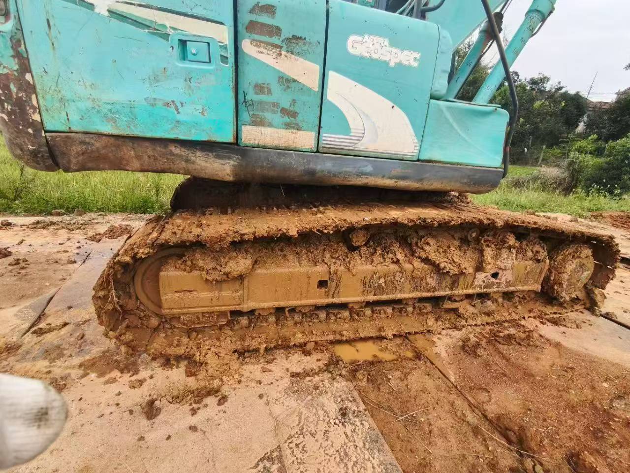 Buy Kobelco SK200-8 Used Excavator / 2
