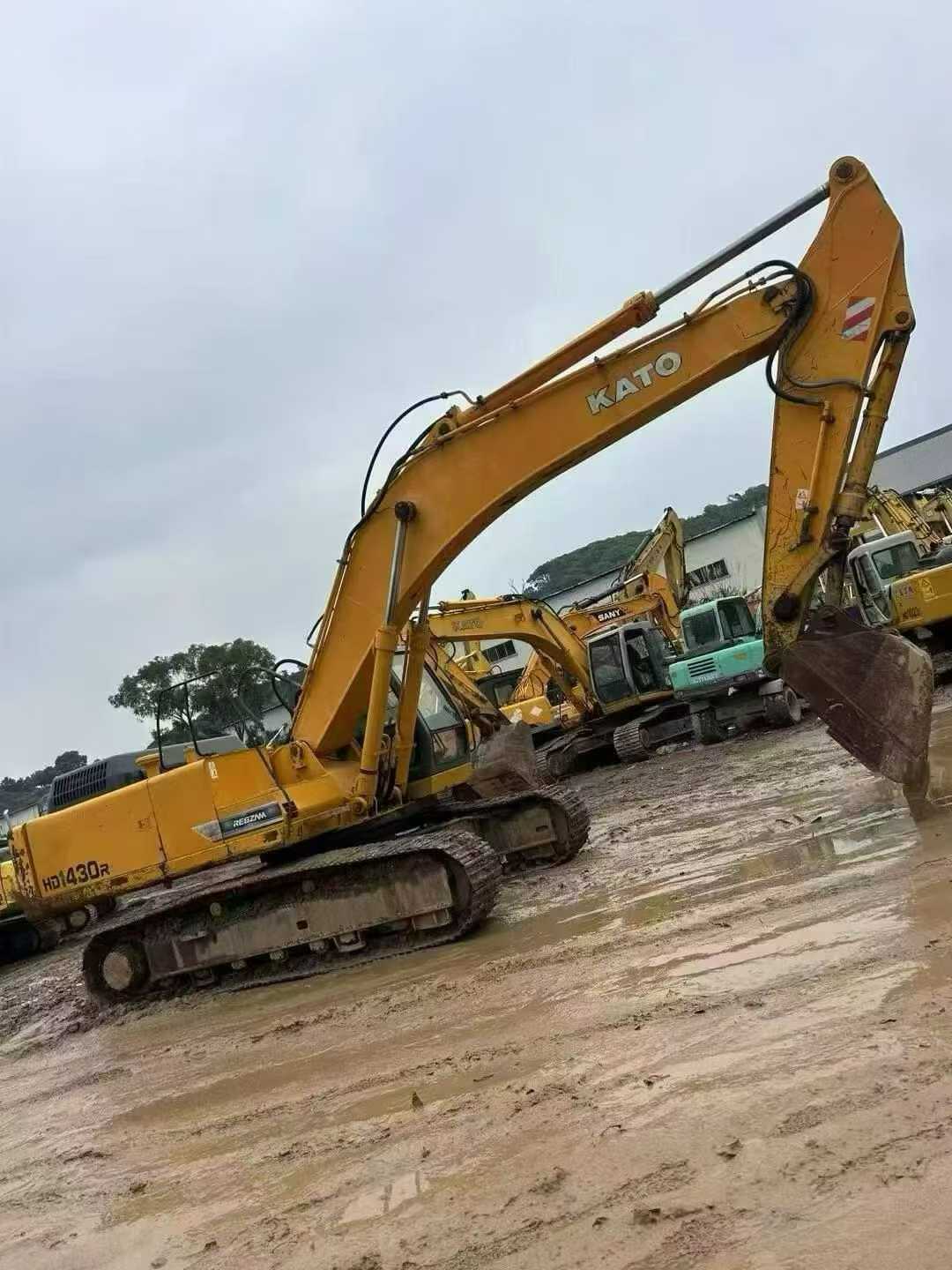Buy Kato HD1430 Used Excavator / 2