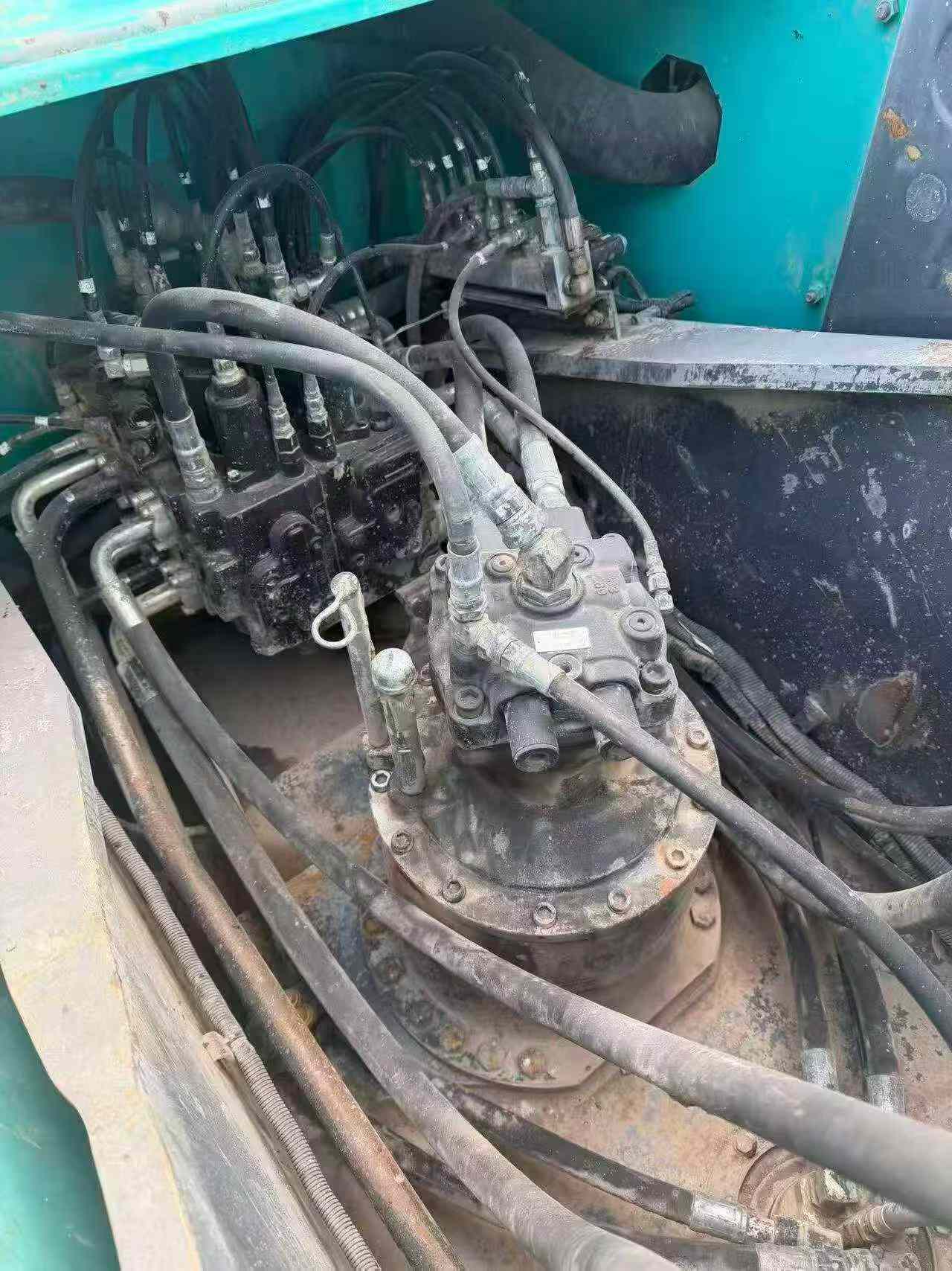 Buy Kobelco SK260 Used Excavator / 8