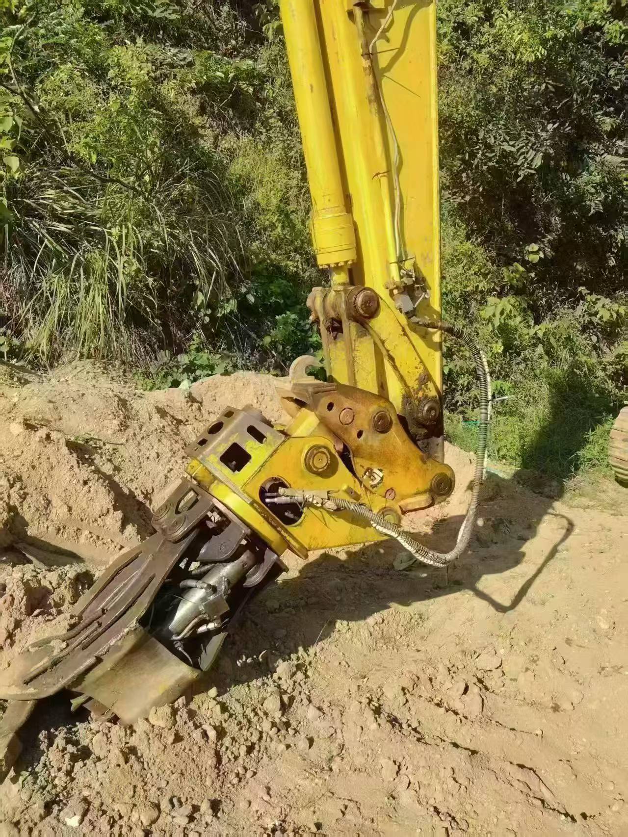 Buy Komatsu PC130 Used Excavator / 6