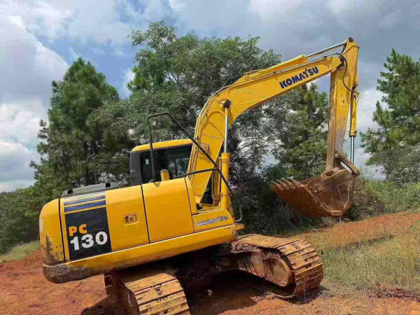Buy Komatsu PC130 Used Excavator / 3