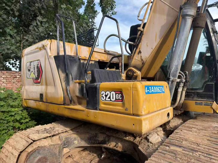 Buy Caterpillar 320A Used Excavator / 1