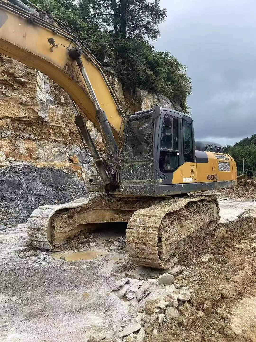 Buy XCMG XE370 Used Excavator / 8