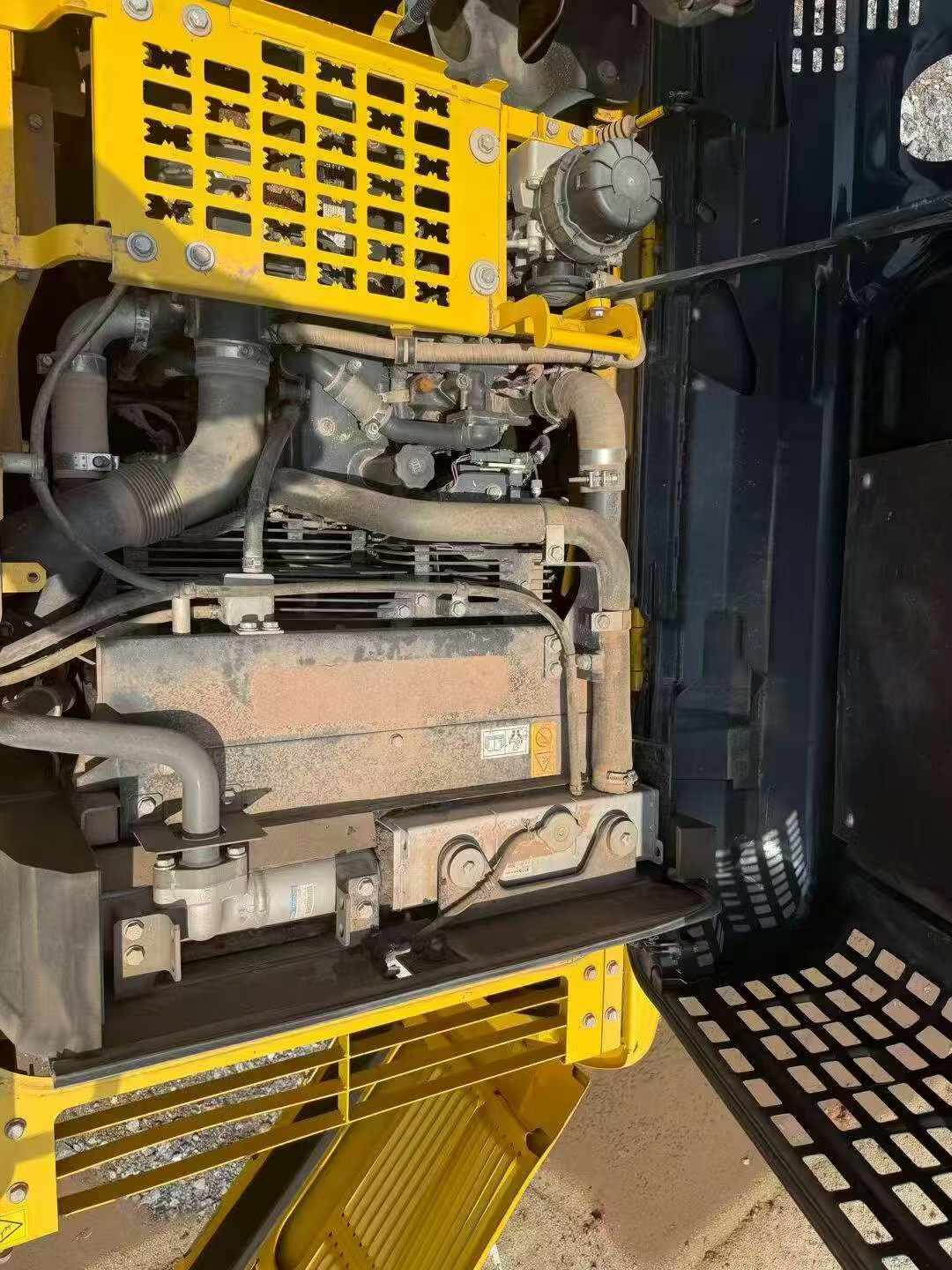 Buy Komatsu PC200 Used Excavator / 4