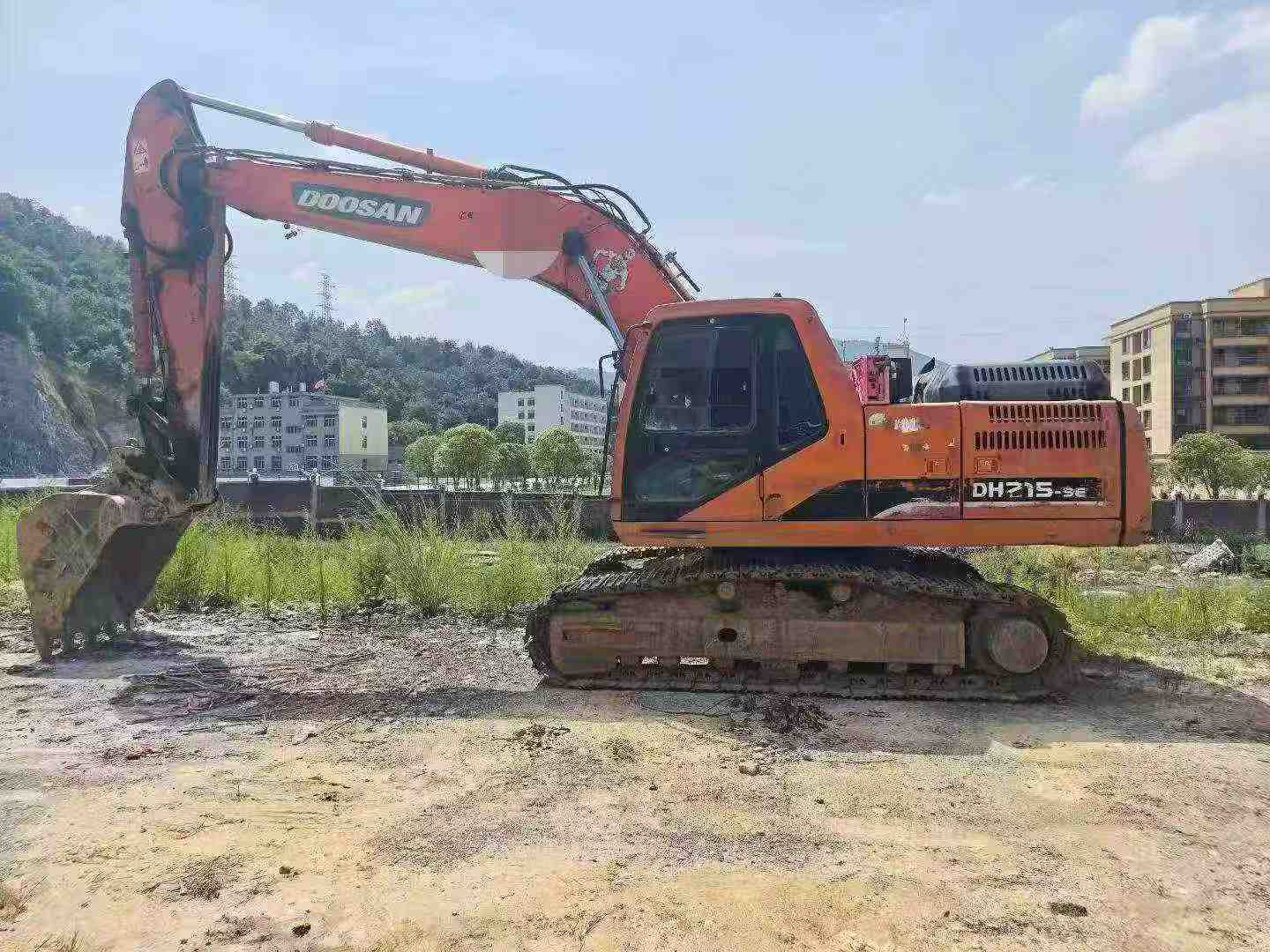 Buy Doosan DH215-9E Used Excavator / 2