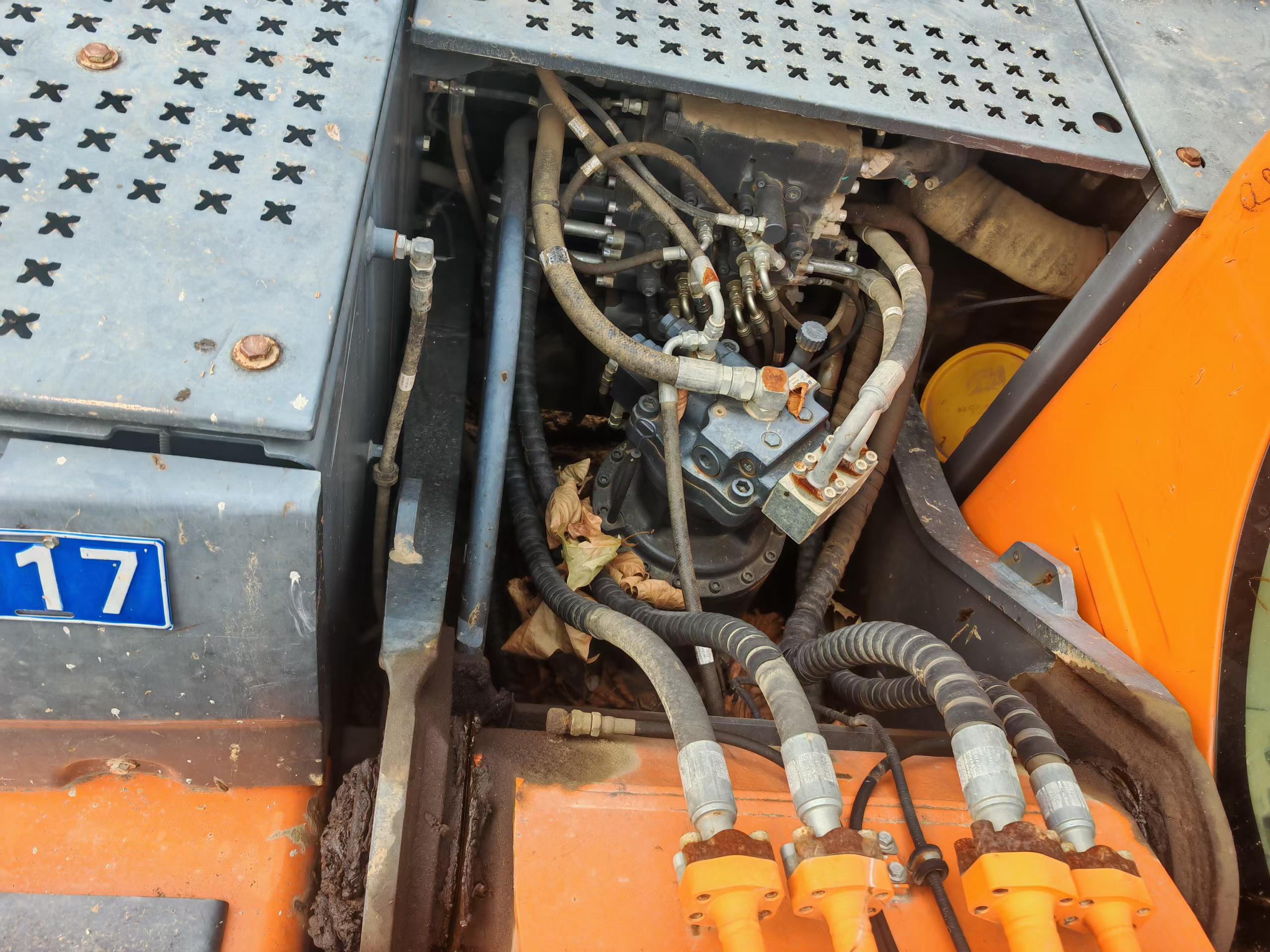Buy Doosan DH220 Used Excavator / 6