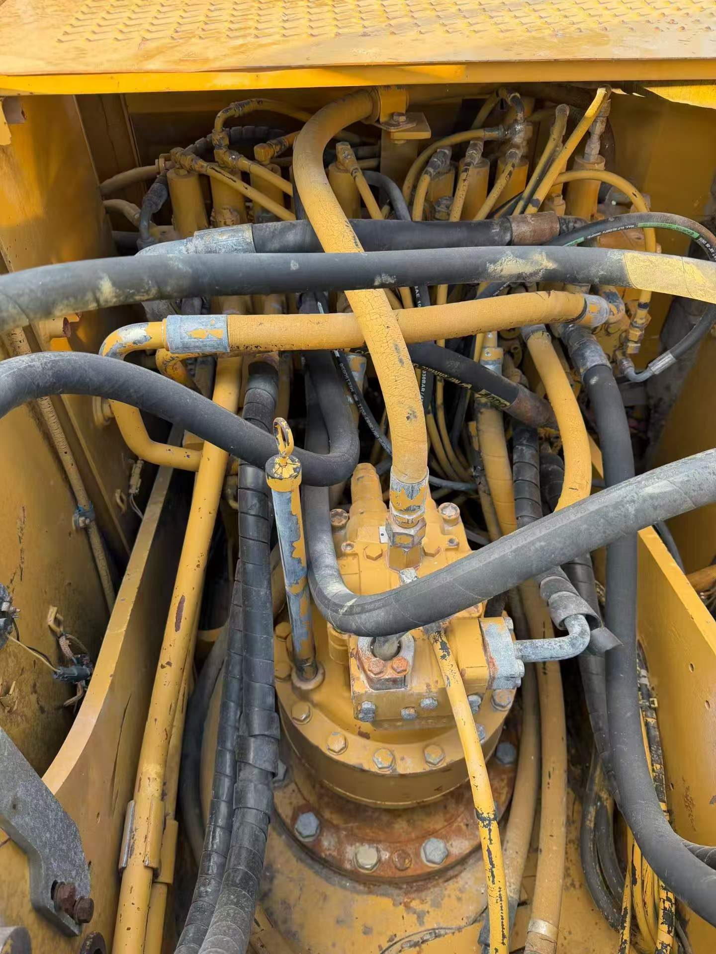 Buy Caterpillar 320D Used Excavator / 5