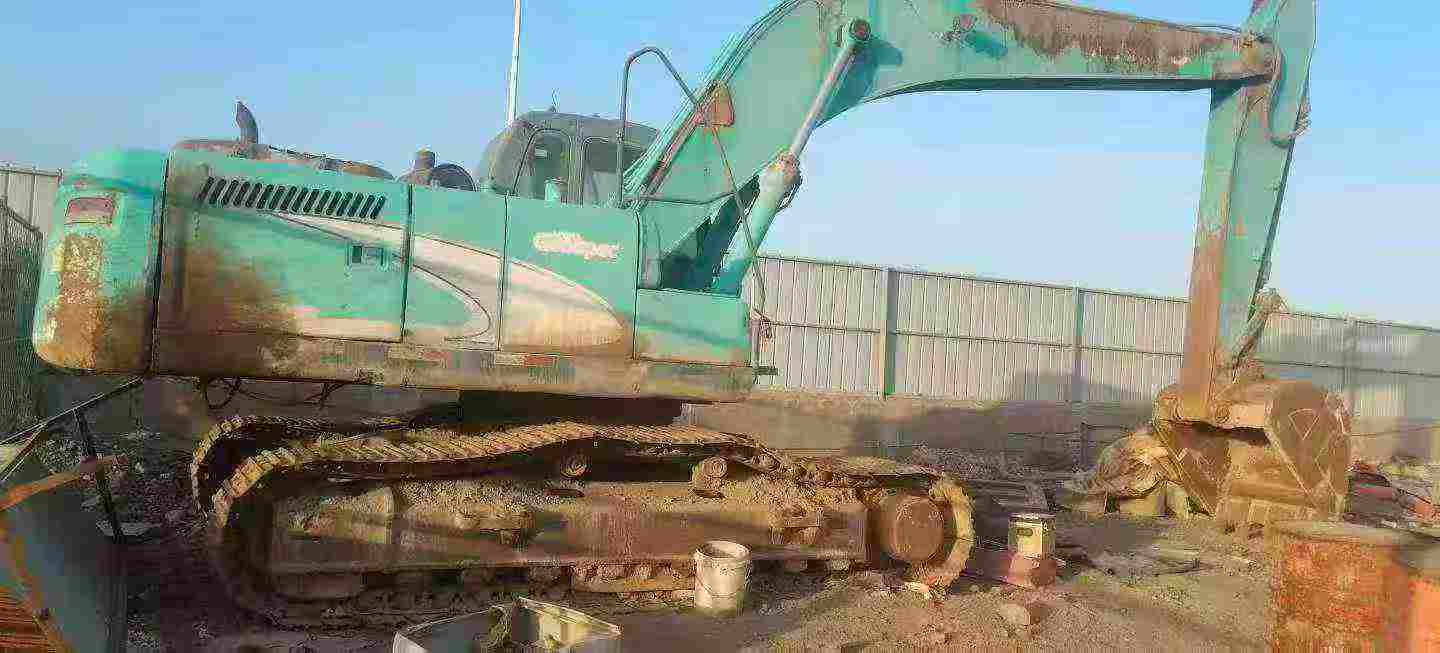 Buy Kobelco SK260LC-8 Used Excavator / 2