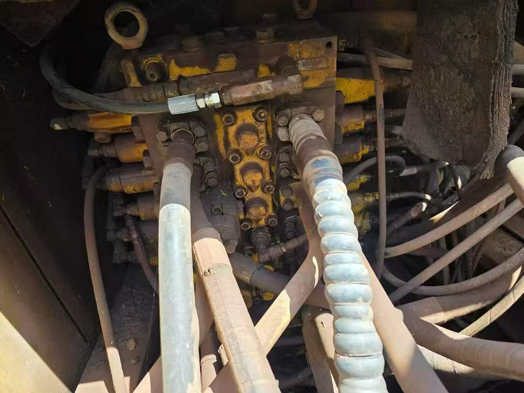 Buy Komatsu PC200-8N1 Used Excavator / 4