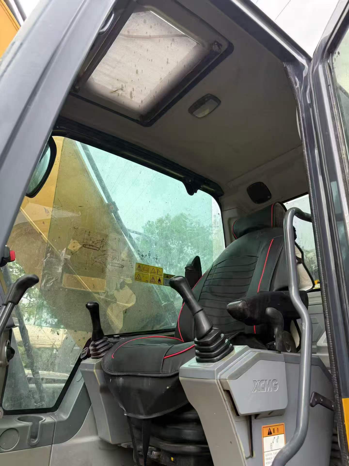Buy XCMG XE245D Used Excavator / 8