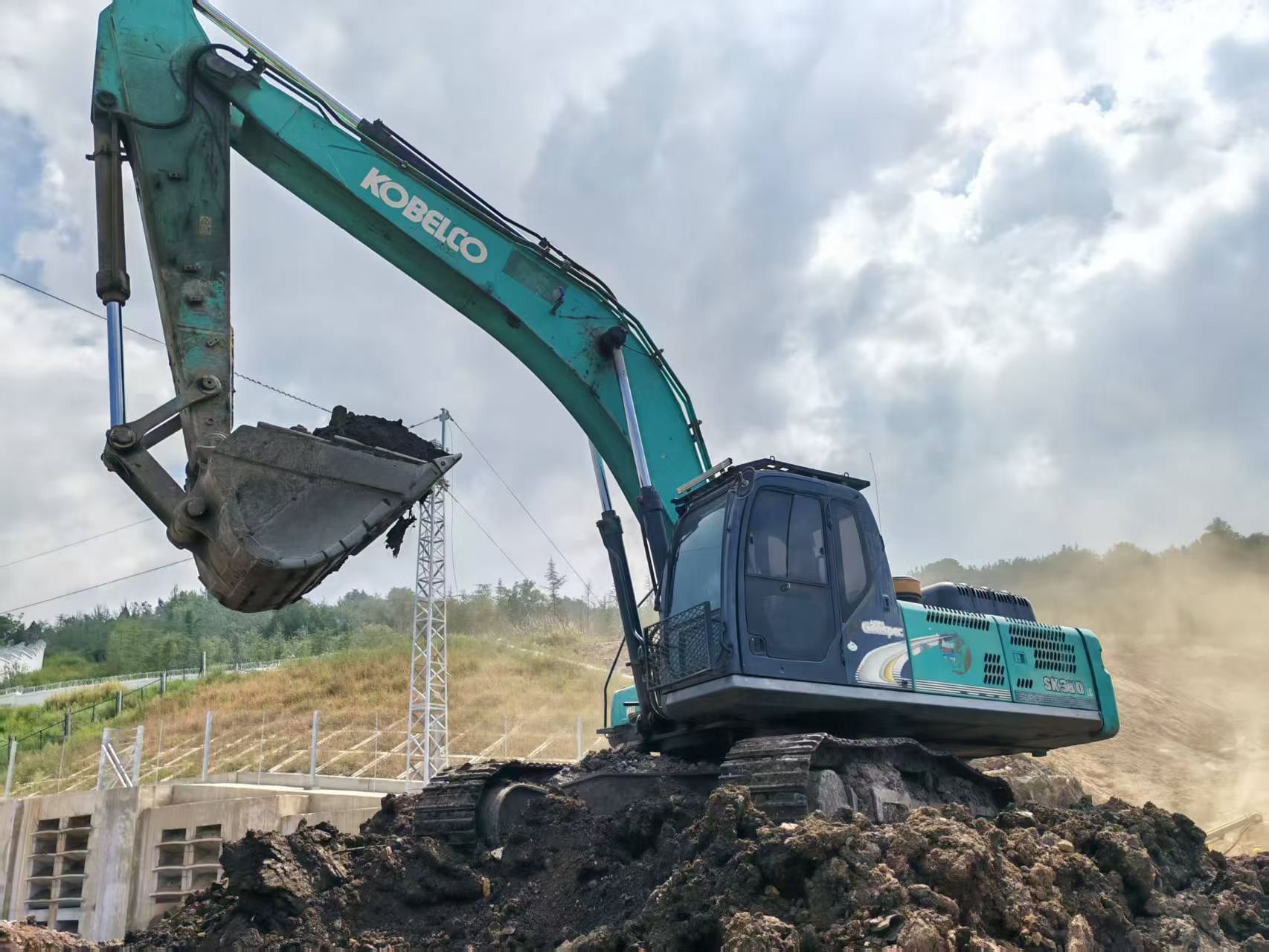 Buy Kobelco SK380D Used Excavator / 2
