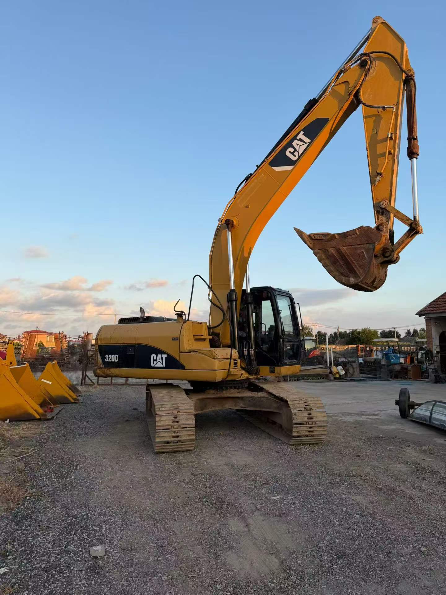Buy Caterpillar 320D Used Excavator / 2