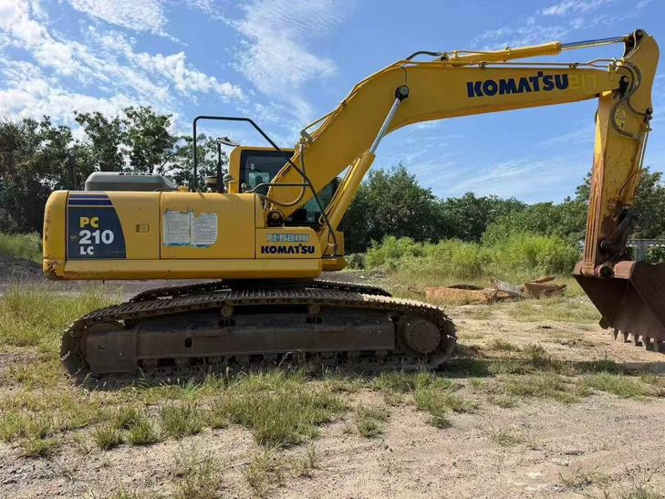 Buy Komatsu PC210 Used Excavator / 1