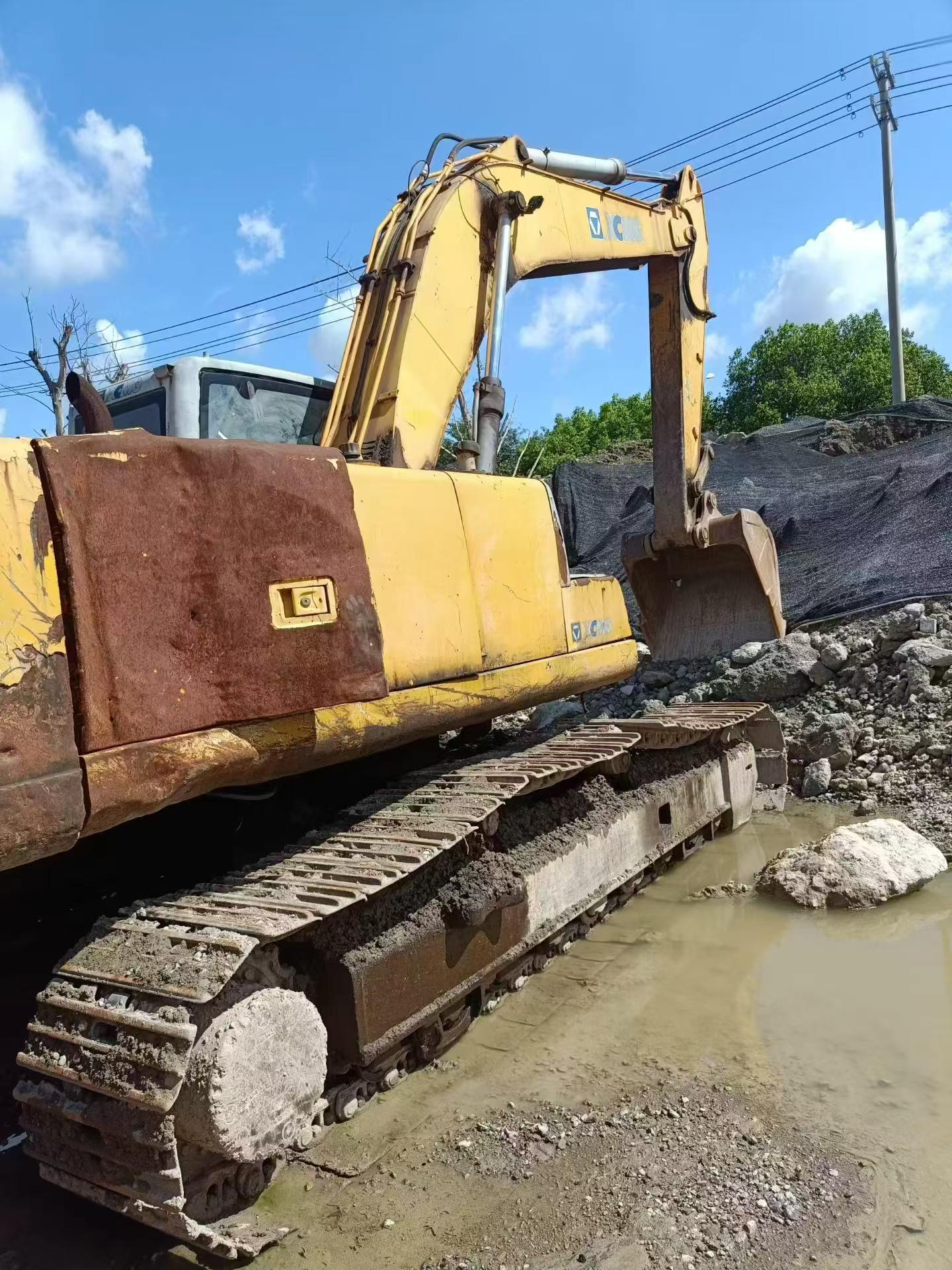 Buy XCMG XE260 Used Excavator / 2
