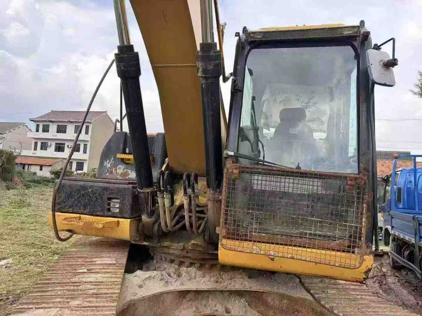 Buy Caterpillar 320D Used Excavator / 8